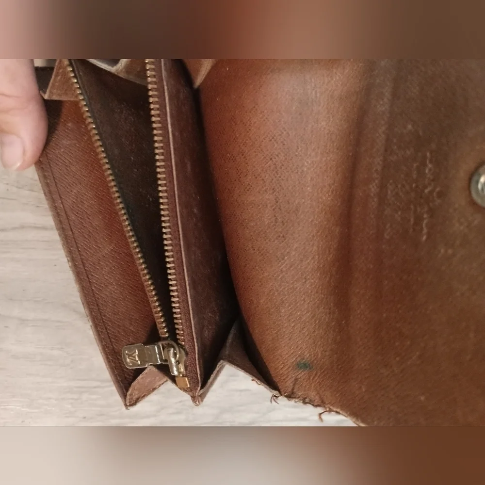 Authentic LOUIS VUITTON Porte Monnaie Tresor Monogram